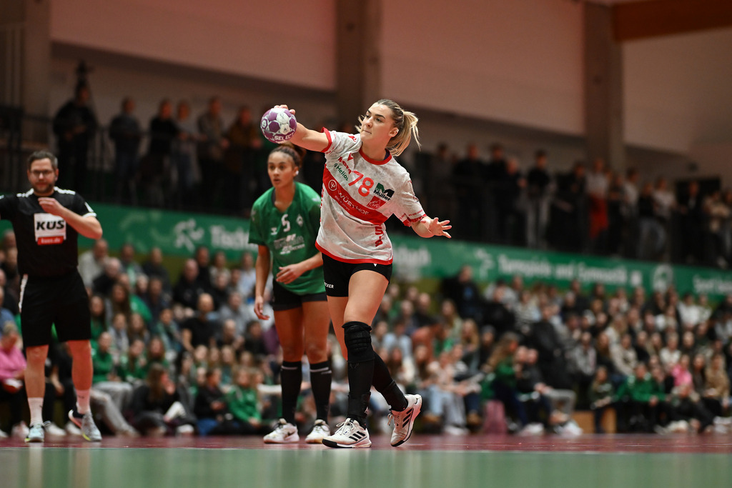 Handball I Frauen I Saison 2024-2025 I 2. Bundesliga I 11. Spieltag I SV Werder Bremen - HSV Solingen-Gräfrath 76 | Der Sportfotograf. - Realisiert mit Pictrs.com