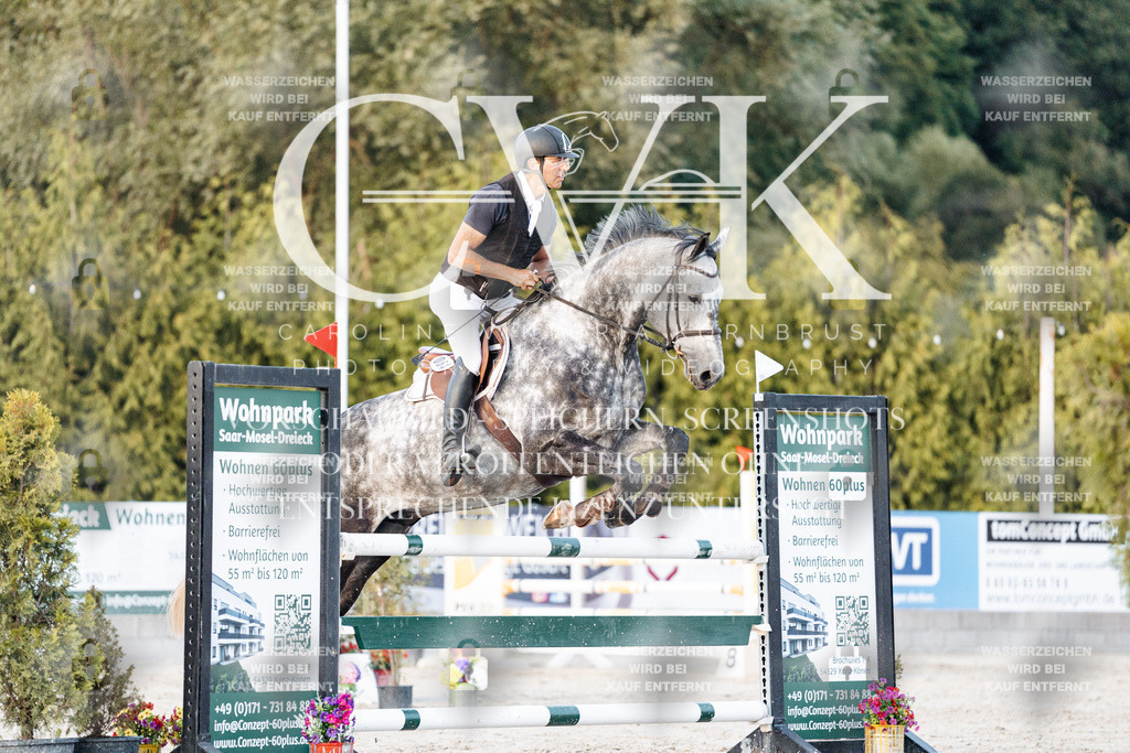 CK901368 | Turnierfotografie Pferdefotografie Trier Rheinland-Pfalz Pferdesport Reitsport Tierfotografie Sportfotografie Pferdevideo Pferdevideografie Equestrianvideography equestrianphotography  - Realisiert mit Pictrs.com