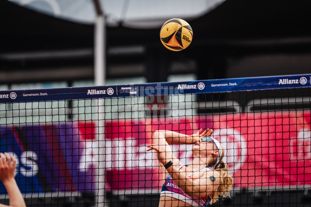 Beachvolleyball | Frauen | Allianz German Beach Tour 2025 | Tourstop Hamburg | 30.05.2025 | Anna Behlen beim Angriff