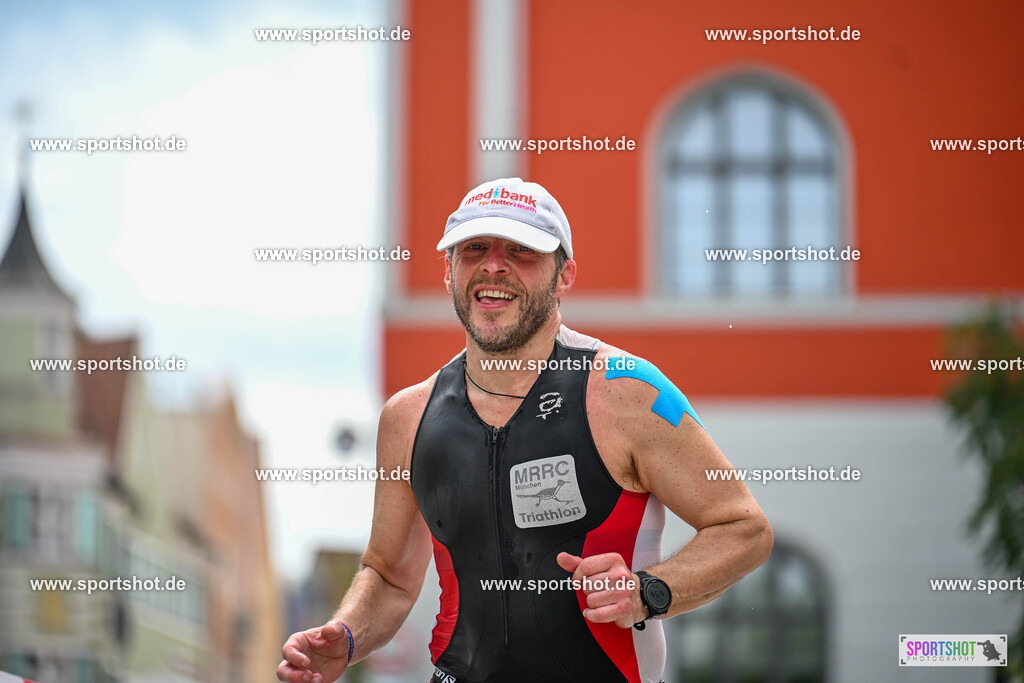 SZI_8010 | Stadttriathlon Erding 2025. #yourpictrs #sportshot_your_pictrs @Sportshotphotography #stadttriathlonerding Copyright: www.sportshot.de