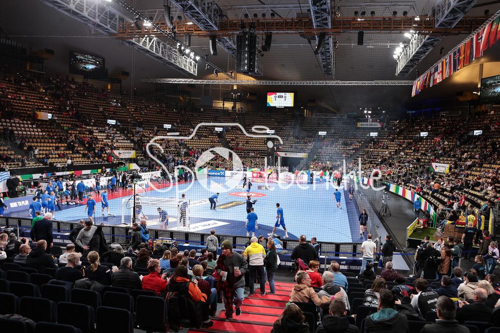 Portugal - Griechenland | Die Olympiahalle zu Muenchen ist angerichtet fuer das erste Gruppenspiel der EM in der Bayrischen Landeshauptstadt
