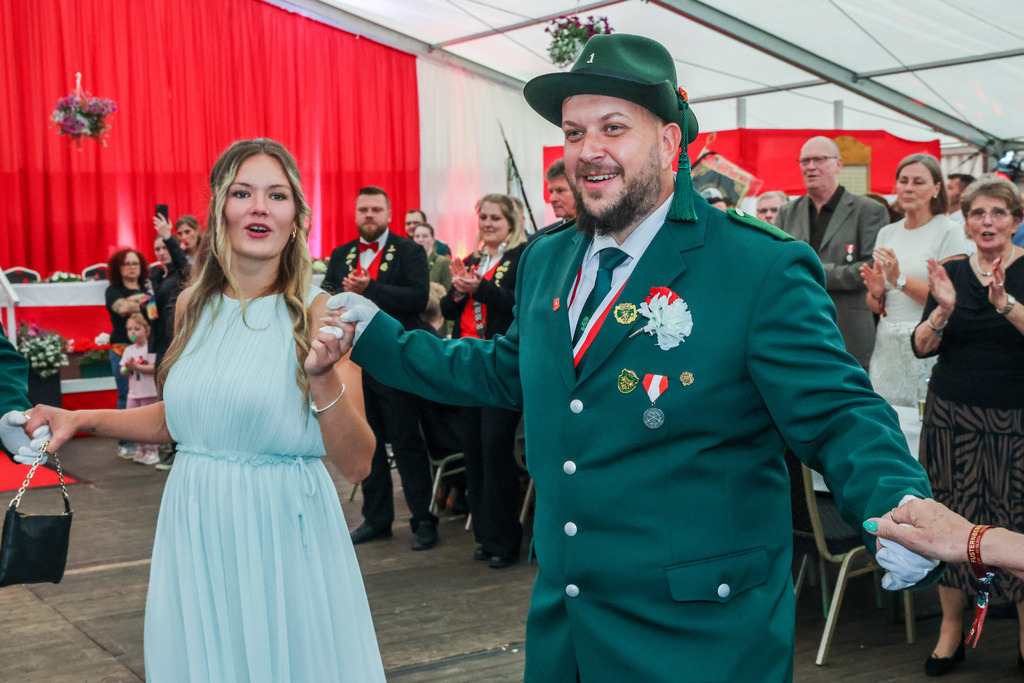 top-top.de 240601-210 | Foto, Video, Fotografie, Videografie, Fotobox, DJ, Discjockey, Musik, Musikbox, Veranstaltung, Photobooth, Amazon, Ebay, Buchtipp, Bestseller, Autor, Verlag, Buch, Wesel, Hamminkeln, NRW, Dinslaken, Rees, Drohne, Hochzeit, Party, Fotobox, Wesel, Fotograf