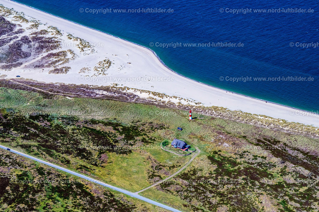 Sylt_List_Ellenbogen_Leuchtturm_Listost_ELS_5810130625 | LIST 13.08.2025 Leuchtturm als historisches Seefahrtszeichen " List Ost " in List auf der Insel Sylt im Bundesland Schleswig-Holstein, Deutschland. // Lighthouse as a historic seafaring character " List Ost " in List at the island Sylt in the state Schleswig-Holstein, Germany. Foto: Martin Elsen