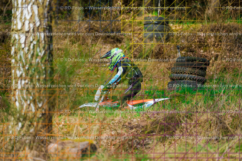 1 2 Lauf Mernes-191 | Sportfotografie von RO-Fotos: Motorsport, Motocross, Enduro, Laufveranstaltungen und Triathlon. Professionelle Fotos von Sportlern und Events. - Realisiert mit Pictrs.com