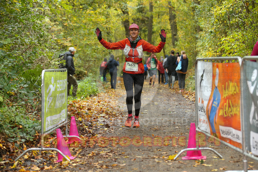 251026_1325_EX1_3446 | Sportfotografie im Rhein-Sieg Kreis, Köln, Bonn, NRW, Rheinland Pfalz, Hessen, etc. Unser Tätigkeitsfeld umfasst den Laufsport vom Volkslauf über den Marathon, Duathlon, Triathon bis zum Ultralauf wie Kölnpfad Ultra oder Schindertrail.