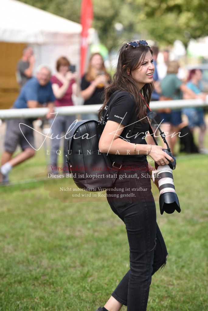 DSC_0094 | Pferde- und Turnierfotografie in Westsachsen. Pferdeportraits, Auftragszeichnungen und intuitive Kunst.