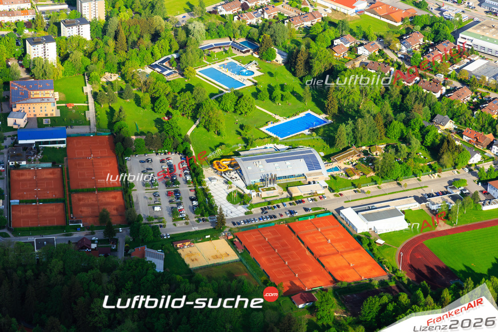 Die Luftaufnahme der Stadt Kempten Allgäu wurde vom UL-Flugzeug heraus erstellt ( keine Drohne )- hohe Auflösung für beste Qualität