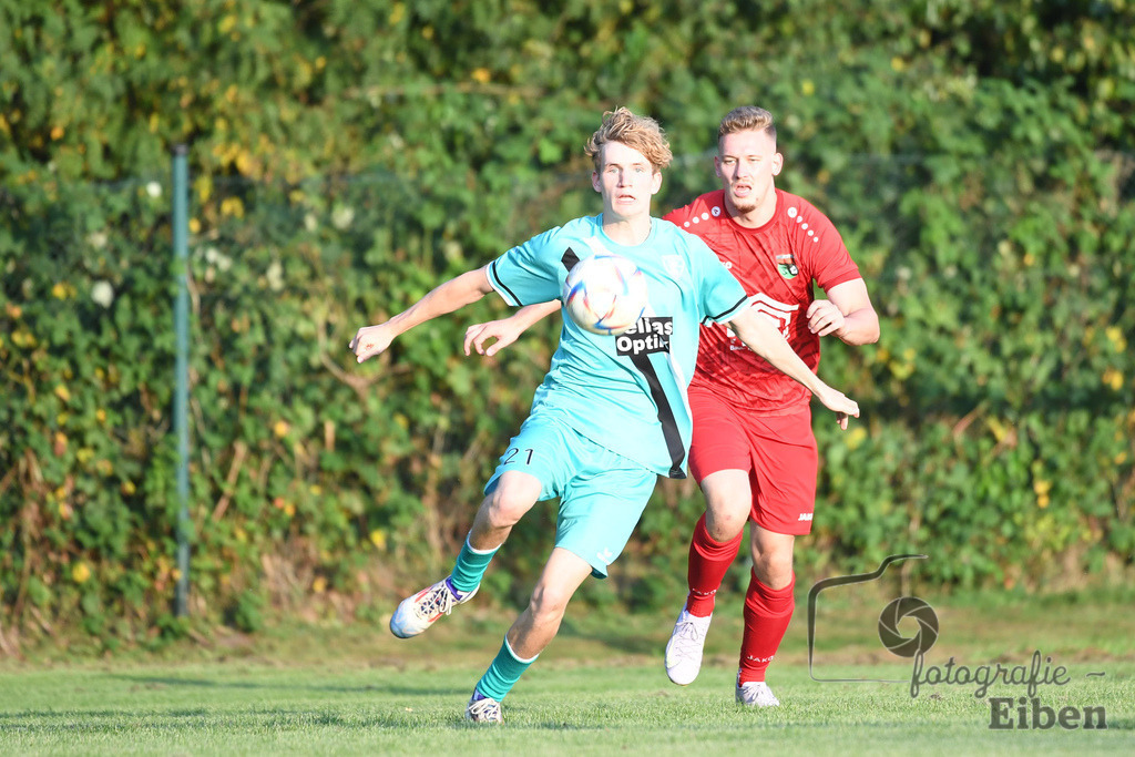 TuS Eversten-SG FriPe | Herren Kreisliga; TuS Eversten (mint)-SG FriPe (rot) am 15.08.2025 in Oldenburg (Sportanlage TuS Eversten), Photo: Philip Eiben 2025 - Realisiert mit Pictrs.com