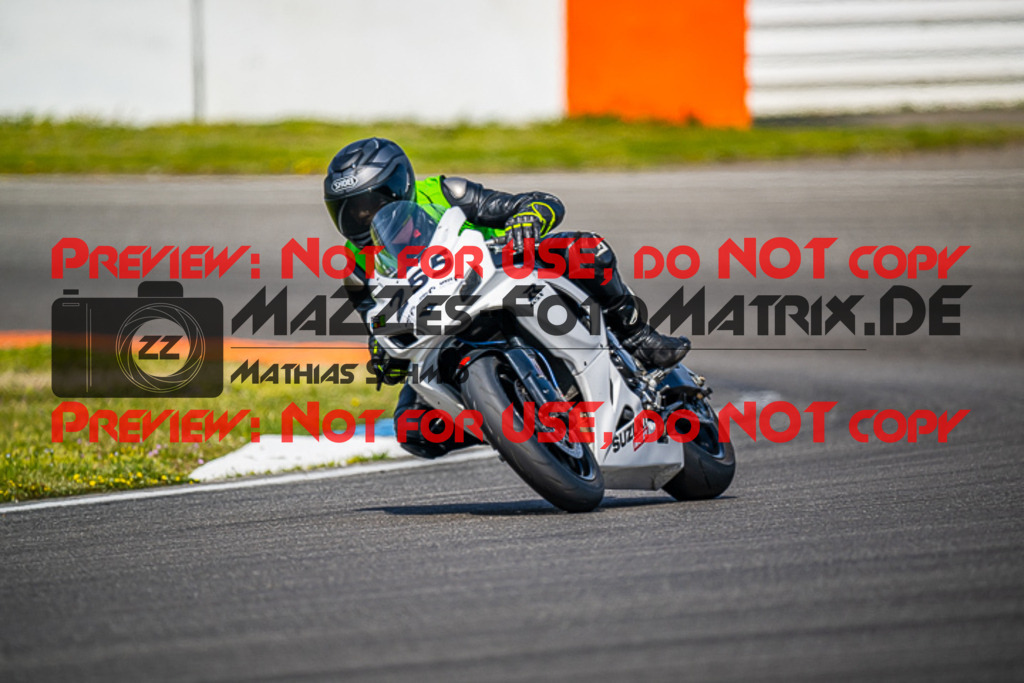 MaZZes_FotoMatrix_230410_6861 | INST