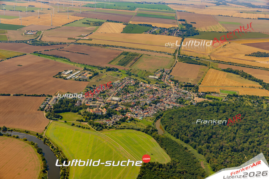 Luftbild der Stadt Plötzkau - Die Luftaufnahme wurde 2025 vom UL-Flugzeug heraus erstellt ( keine Drohne ) - Hochauflösende Luftaufnahme - für professionelle Ausdrucke geeignet. Die Geschenkidee !Hier alle&nbsp;Infos zur Lizenzierung der LuftaufnahmeWir fliegen auch dieses Jahr wieder in Ihre Region um Luftbilder zu erstellen.- Luftbild anfragen