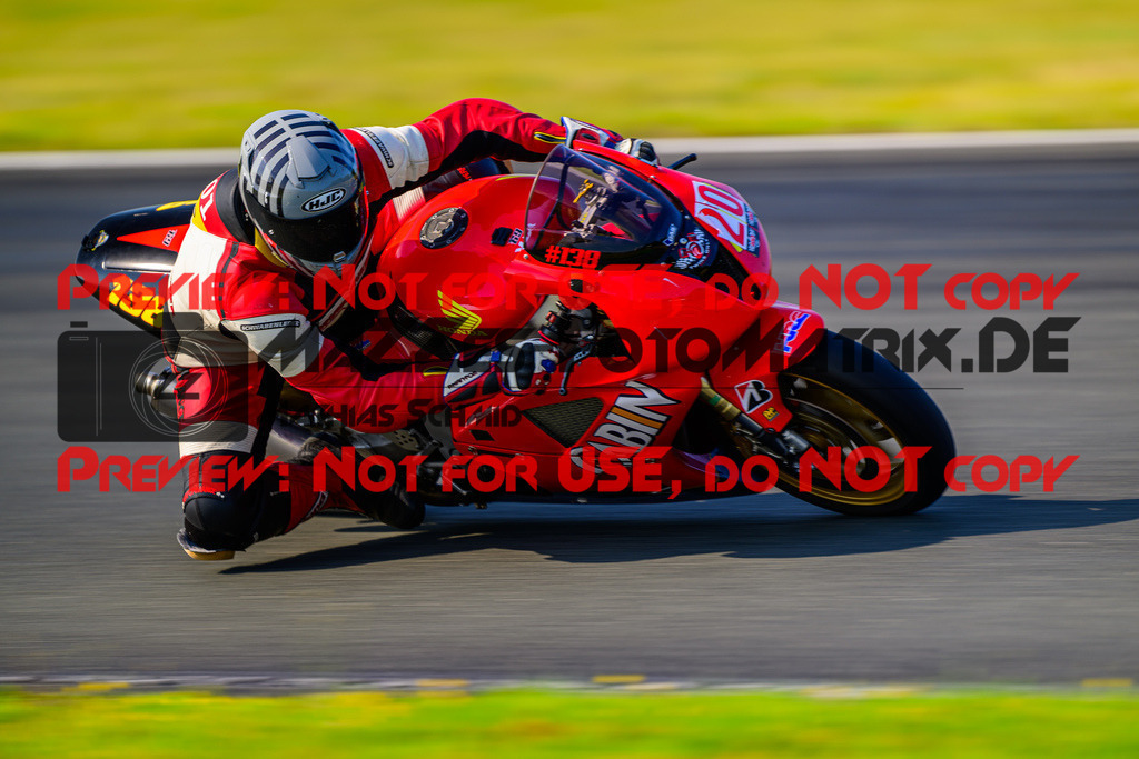 MaZZes_FotoMatrix_240725_6007705_6777 | ROT