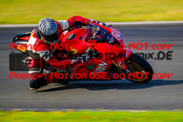 MaZZes_FotoMatrix_240725_6007705_6777 | ROT