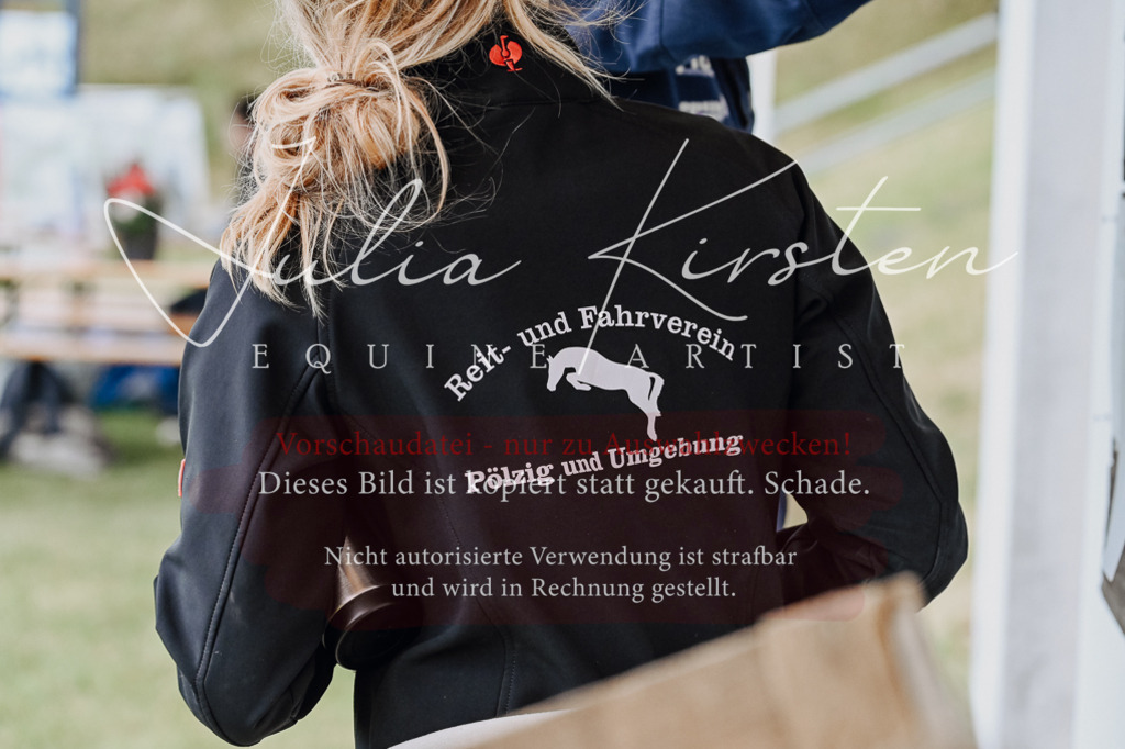 DSC_7047 | Pferde- und Turnierfotografie in Westsachsen. Pferdeportraits, Auftragszeichnungen und intuitive Kunst.