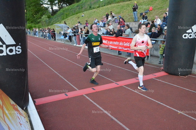 19-24-31_ | Meisterchip Fotoshop - Realisiert mit Pictrs.com