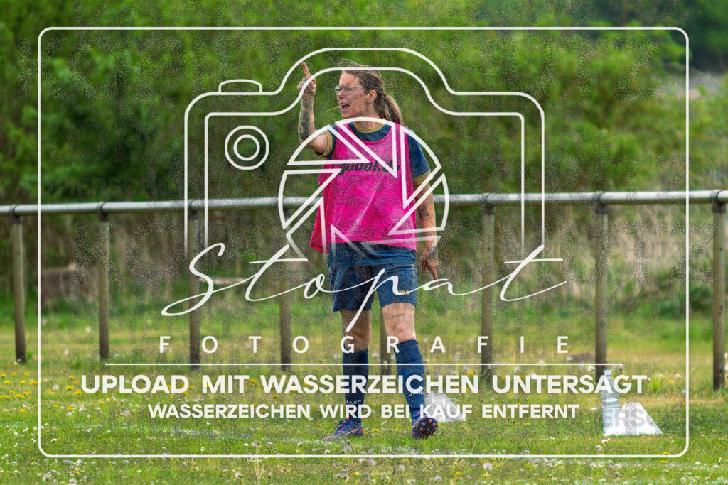 Kreisliga Damen HK - SVN Buchholz vs. SG Fulde | Charlyn Prajs; Kreisliga Damen HK - SVN Buchholz vs. SG Fulde am 03.05.2026 in Sportplatz Buchholz, Buchholz (Aller) - Realisiert mit Pictrs.com