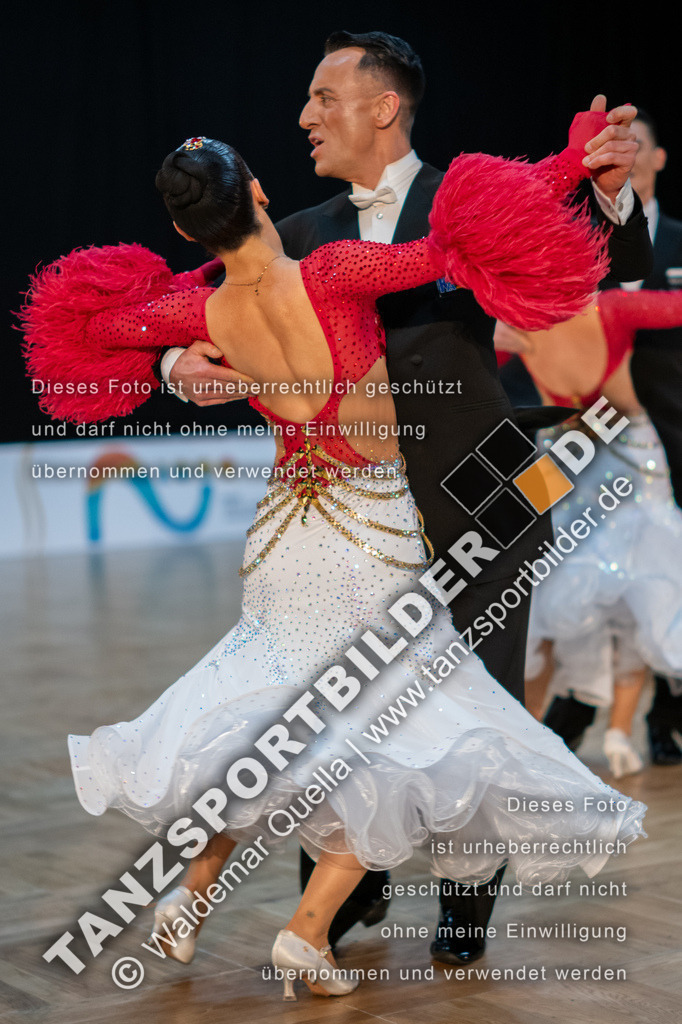 20250118-10785 | Hier finden Sie Tanz Bilder vom Latein und Standard Formationen tanzen. Sportbilder vom Tanzsport. Schöne Fotos und von Weltmeisterschaft, Europameisterschaft, Bundesliga, Regionalliga, Oberliga und Landesliga sowie von GOC Stuttgart, DanceComp, WM Bremen