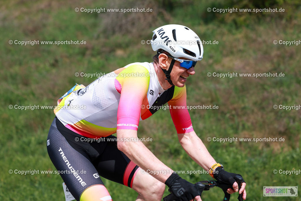 571_AR6_9823 | Neusiedlersee Radmarathon 2026@sportshot_your_pictrs #yourpictures#roadtowm2029 #nrm #neusiedlerseeradmarathon #neusiedlersee #neusiedlerseetourismus #burgenland #mörbisch #nrm26 #burgenlandtourismus #voglundco #poweredbyburgenlandtourismus #radsport #rad #marathon #ucigranfondo #visitburgenland #ucigranfondoworldseries