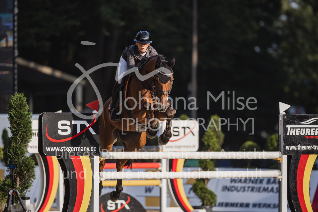 230910_OWLCh_Youngster8y-803 | Deine schönsten Turniermomente als professionelle Fotos! Entdecke hochwertige Pferdesport-Fotografie im Online-Shop. Jetzt Fotos finden & bestellen!