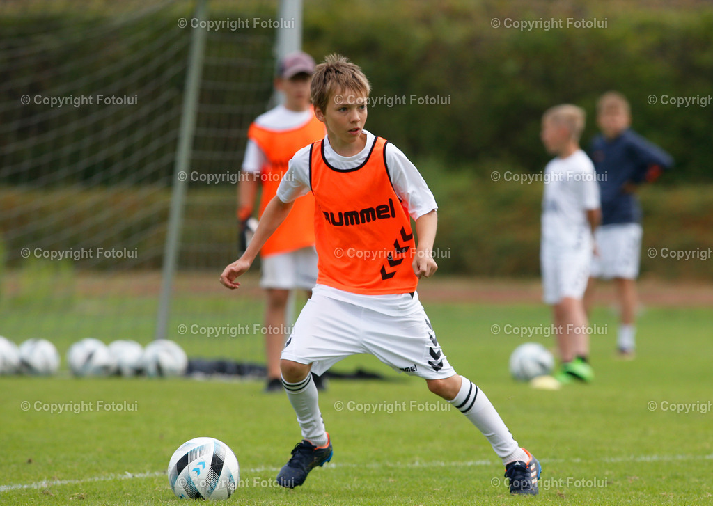 FUSBALLCAMPHERWIGDRECHSEL_15 | bilder, linz, photo, foto, fussball, sport, fotolui, bundesliga