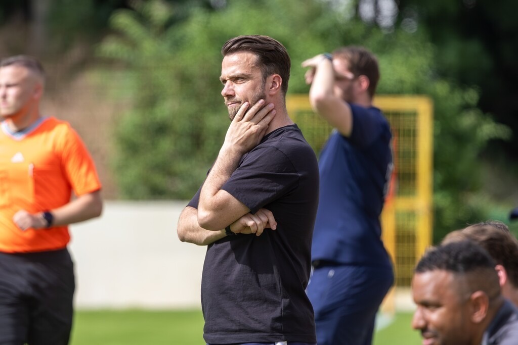 Fußball, Oberliga Baden-Württemberg 2025/26, 34. Spieltag: VfR Mannheim gegen SV Oberachern | Fußball, Oberliga Baden-Württemberg 2025/26, 34. Spieltag: VfR Mannheim gegen SV Oberachern***Trainer Marcel Abele (Mannheim) - Realisiert mit Pictrs.com
