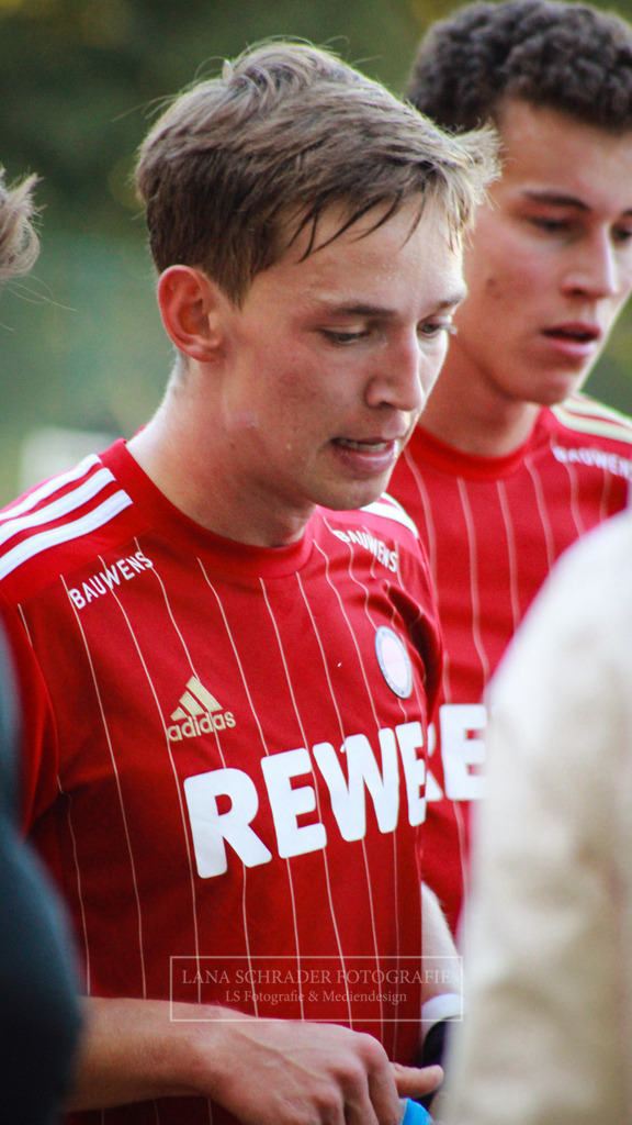 Rot - Weiß Köln - Havesterhuder THC 09.10.22-84 | lanaschraderfotografie - Realisiert mit Pictrs.com