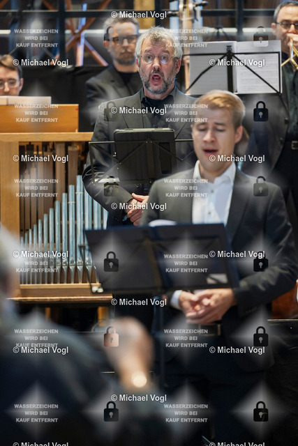 TAM25_K.11__Michael-Vogl_025_7705 | Tage Alter Musik Regensburg K.11 Dreieinigkeitskirche Ars Antiqua Austria (Österreich) St. Florianer Sängerknaben (Österreich) Splendor Austriae Höfischer Prunk in geistlichen Werken B.A. Aufschnaiter: Missa Laetemurine & H.I.F. Biber: Vesperae à 32 Franz Farnberger Einstudierung Gunar Letzbor Solovioline, Leitung Foto: Michael Vogl