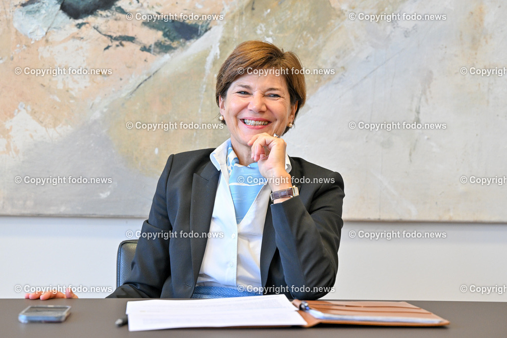 Michaela Keplinger-Mitterlehner (stv. Vorstandsvorsitzende der Raiffeisenlandesbank Oberoesterreich AG)_ 02.10.2023-26 | 02.10.2023, Raiffeisenlandesbank, AUT, Linz, im Bild Michaela Keplinger-Mitterlehner (stv. Vorstandsvorsitzende der Raiffeisenlandesbank Oberoesterreich AG)