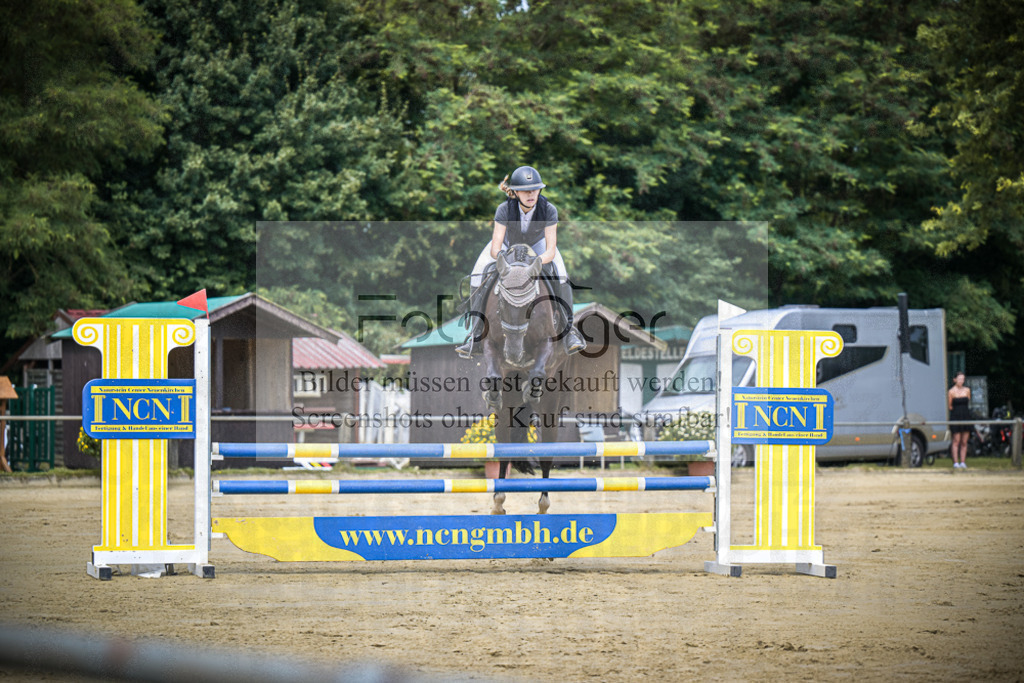DOS_5693 | Entdecke hochwertige Reitturnierfotos von Foto Oger. Professionell, emotional und authentisch – jetzt Lieblingsmomente im Shop bestellen.Deutschlandweite Turnierfotografie. - Realisiert mit Pictrs.com