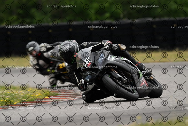 25bt02-1601 | markuskiefer.com - Realisiert mit Pictrs.com