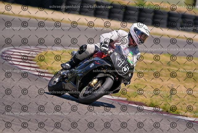 26bt05-1262 | markuskiefer.com - Realisiert mit Pictrs.com