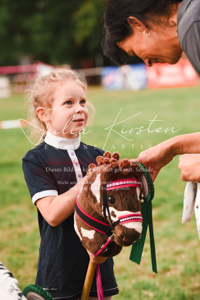 DSC_4602 | Pferde- und Turnierfotografie in Westsachsen. Pferdeportraits, Auftragszeichnungen und intuitive Kunst.