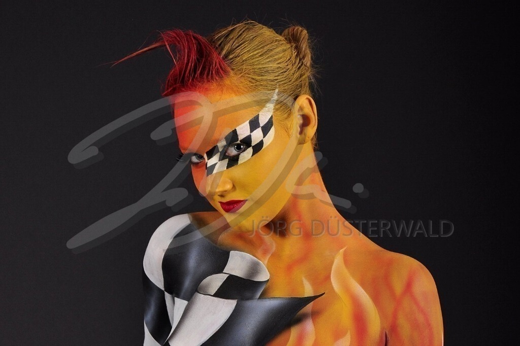 Bodypainting-RACE_9666b2 | #006 | Modell: Stephi | Foto: Carsten Korwes - Realisiert mit Pictrs.com
