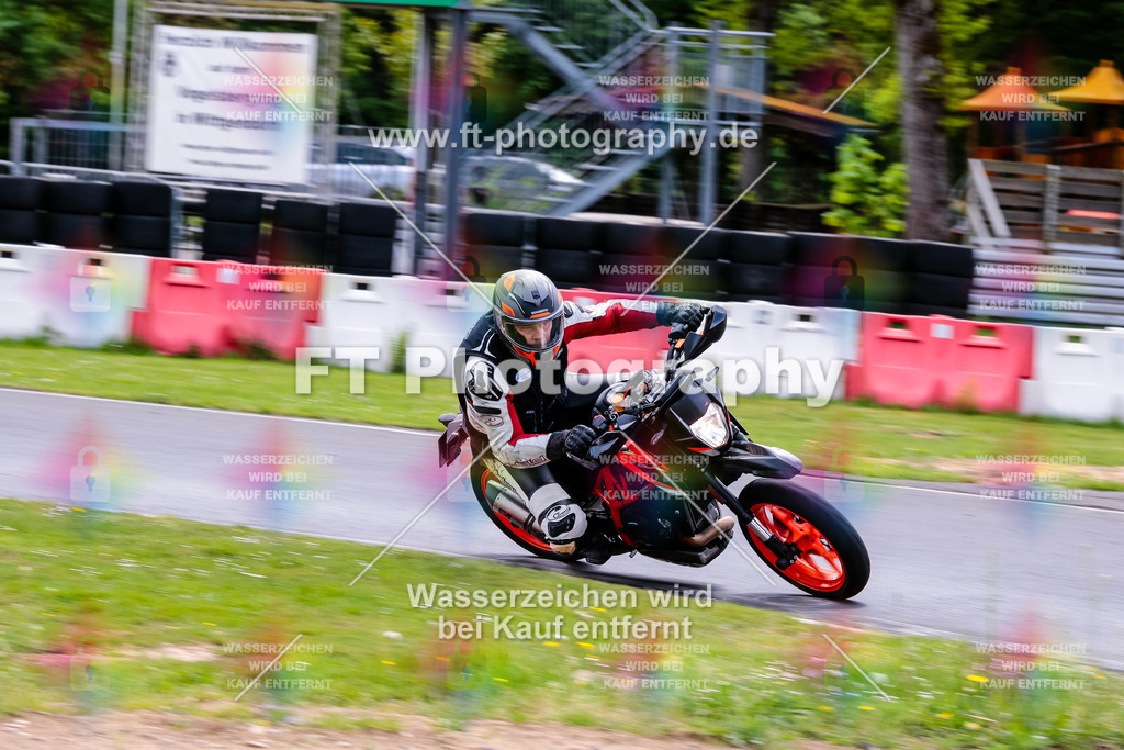 MotoTeamVBK-20769 | Hier findet Ihr Bilder von Touristenfahrten auf der Nürburgring Nordschleife oder von anderen Veranstaltungen die ich besucht habe. Viel Spass beim Durch Schauen 