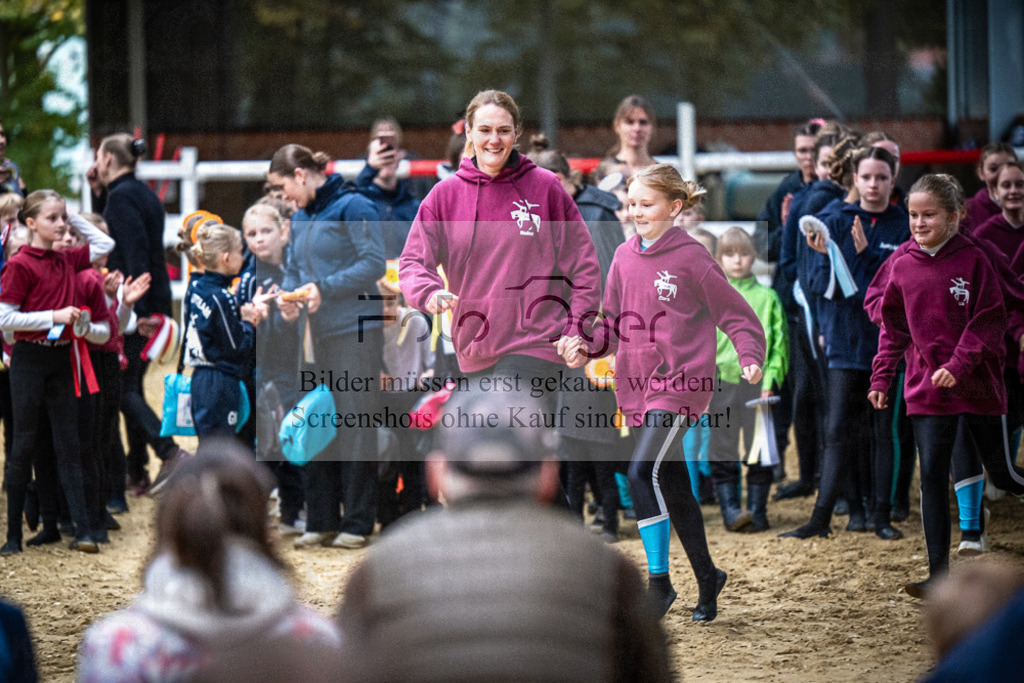 DOS_0379 | Entdecke hochwertige Reitturnierfotos von Foto Oger. Professionell, emotional und authentisch – jetzt Lieblingsmomente im Shop bestellen.Deutschlandweite Turnierfotografie. - Realisiert mit Pictrs.com