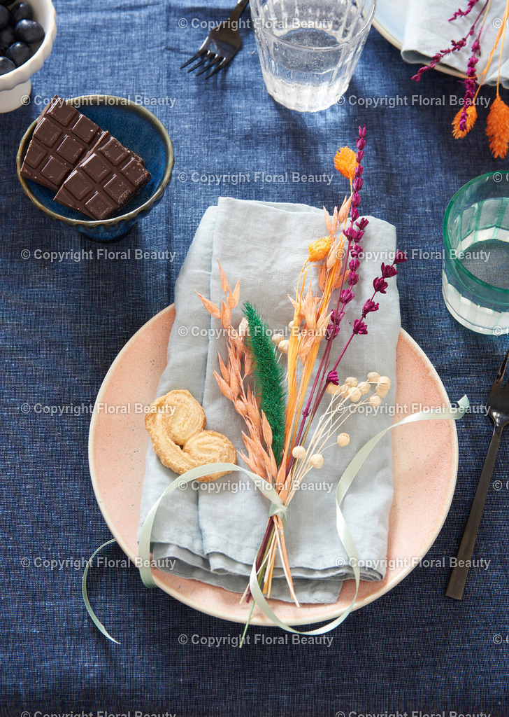 Trockenblumen_02 | Onlineshop für hochwertige Wandbilder. Bei uns findet ihr selbstgestaltete Blumenmotive. Das perfekte Geschenk, als Praxisdeko oder die eigene Wohnung. Alle künstlerischen Blumenfotos sind auf Leinwand, FineArtPrint, Kunstdruck und vielem mehr zu erwerben - Realized with Pictrs.com