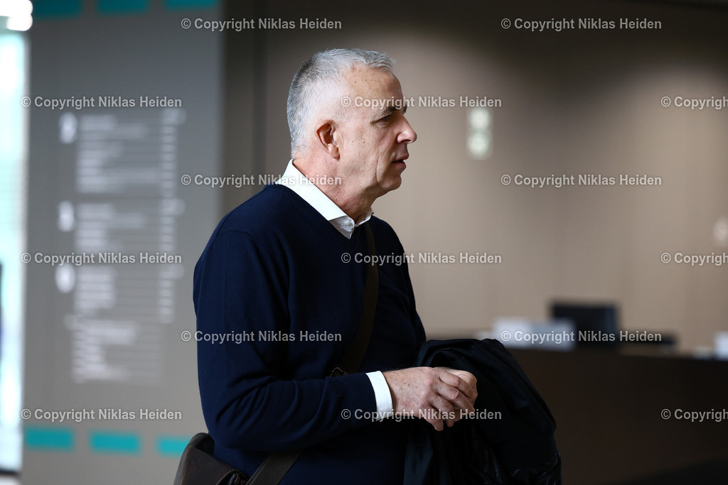 NH_News_DFBBundesgericht_Frankfurt_28022025 | Dirk Zingler (Präsident, 1. FC Union Berlin) beim Bundesgericht des Deutschen Fußball-Bundes (DFB) im DFB-Campus in Frankfurt am Main. Dort verhandelte das DFB-Bundesgericht am Freitag mündlich die Berufungen von Union Berlin, Holstein Kiel und dem FC St. Pauli gegen das vorangegangene Urteil des DFB-Sportgerichts zum Einspruch des VfL Bochum gegen die Spielwertung des am 14. Dezember 2024 ausgetragenen Bundesligaspiels beim 1. FC Union Berlin.News/Stock I DFB-Campus I Verhandlung DFB-Bundesgericht I 28.02.2025