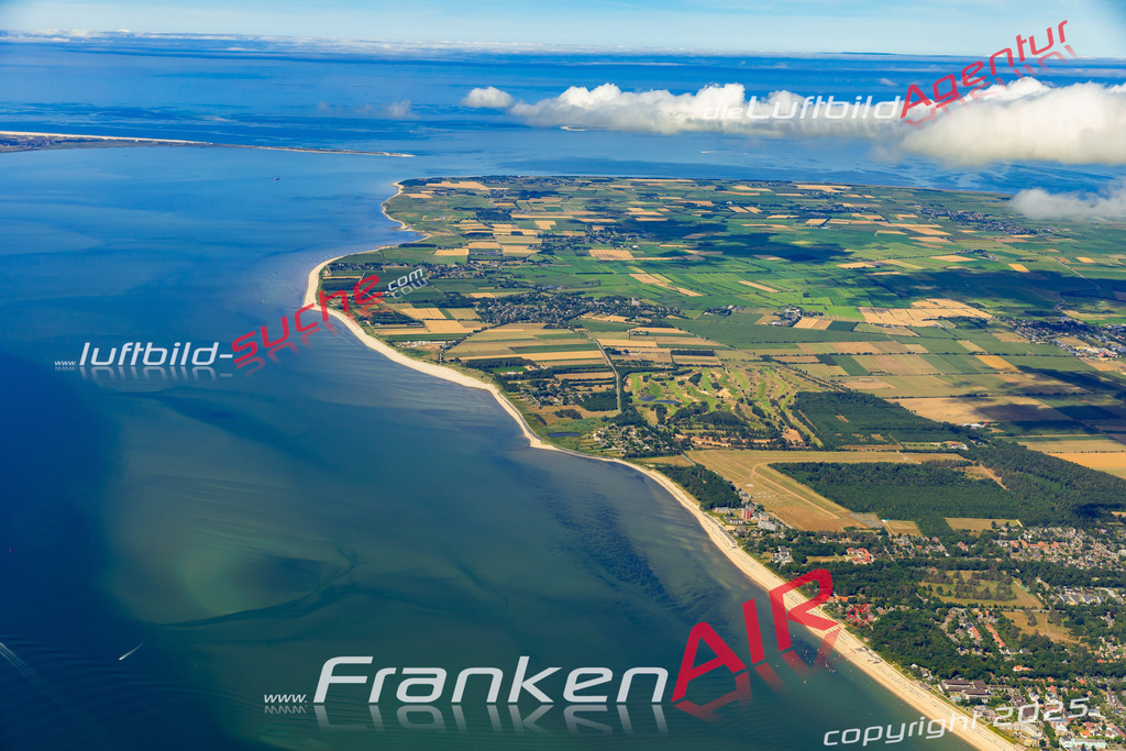 Aktuelles Luftbild von Nieblum Föhr - Die Luftaufnahme wurde 2022 mittels UL-Flugzeug erstellt ( keine Drohne ) - hochauflösende Kamera-Systeme von  Canon -Beste Qualität - Für grossformatige Ausdrucke geeignet. Die Geschenkidee !