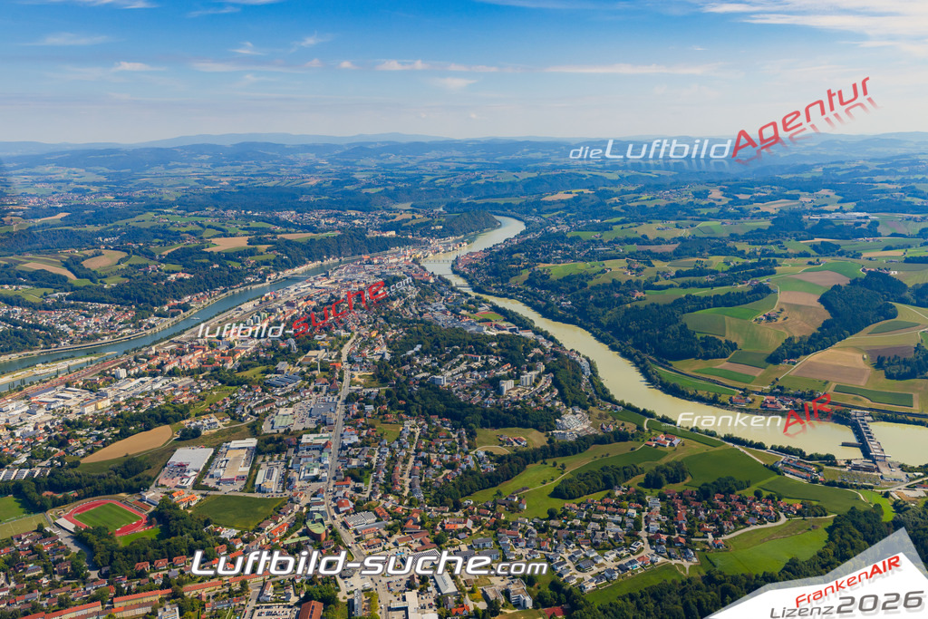 Luftaufnahme der Stadt Passau - Die Luftaufnahme wurde 2025 vom UL-Flugzeug heraus erstellt ( keine Drohne ) - Hochauflösende Luftaufnahme - für professionelle Ausdrucke geeignet. Die Geschenkidee !Mit Lizenz und Bildrechte bestellbar