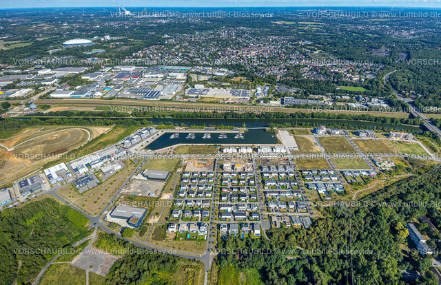Gelsenkirchen220801499 | Luftbild, Neues Pumpwerk-Gebäude der Emschergenossenschaft nahe der Sutumer Brücken auf der Schleuseninsel zwischen Rhein-Herne-Kanal und Fluss Emscher, Schalke-Nord in Gelsenkirchen, Ruhrgebiet, Nordrhein-Westfalen, Deutschland