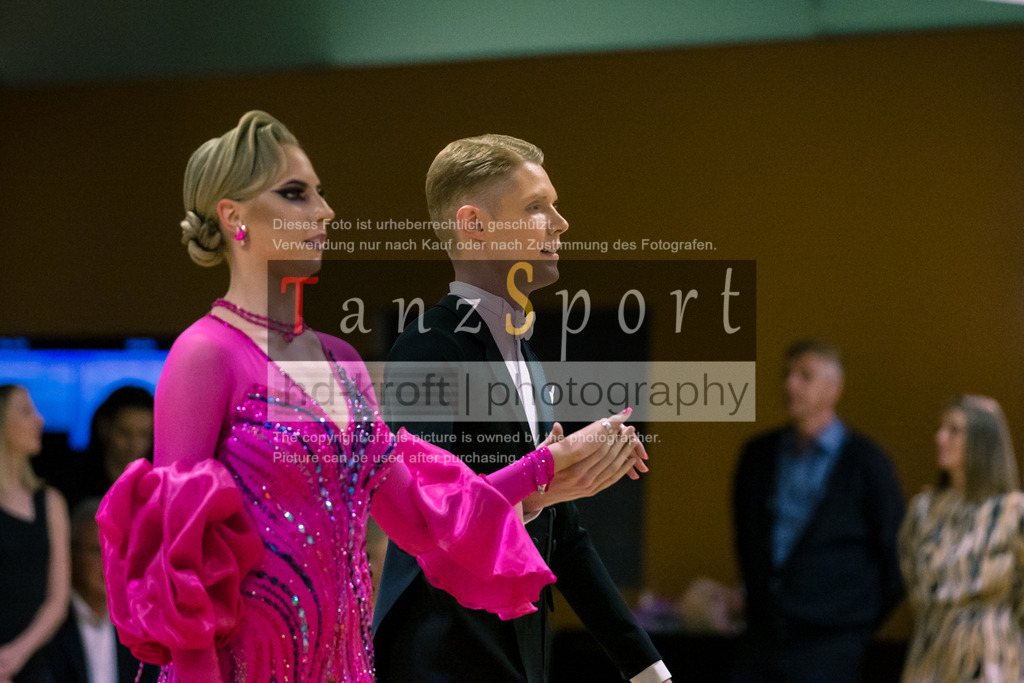 20250906_LM_By_HGR-S-Std_7355 | Tanzsportbilder, Standardtanz, Lateintanz, WDSF, DTV, LTVB, dancecomp, goc, hessen tanzt, blaues band der spree, walzer, tango, wiener walzer, slowfox, quickstepp, samba, rumba, cha-cha-cha, paso doble. jive, hd-kroft photography, turniertanzsport