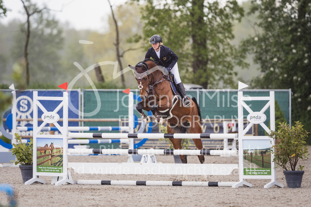 230516_Mühlen_03SprPf-A-413 | Deine schönsten Turniermomente als professionelle Fotos! Entdecke hochwertige Pferdesport-Fotografie im Online-Shop. Jetzt Fotos finden & bestellen!