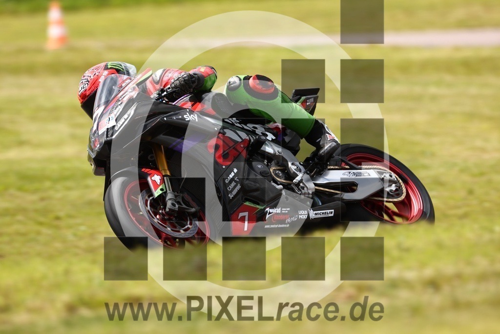 0007-20240530_00948 | Schöne Erinnerungen an spannende Momente - das festzuhalten ist unser Job. PIXELrace.de ist seit 2003 auf den Rennstrecken Europas unterwegs um die Action draußen beim Fahren und die wunderbare Stimmung imm Fahrerlager für euch einzufangen.