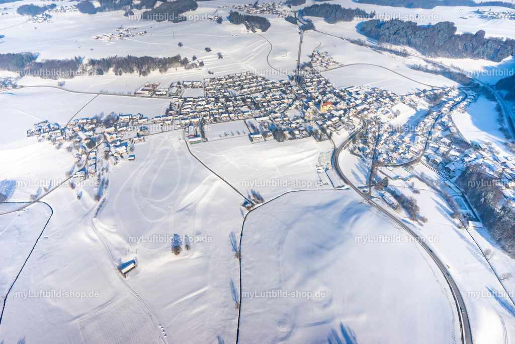 luftbild-vachendorf-winter-bruno-kapeller.ARW | Luftbild von Vachendorf im Winter - Realisiert mit Pictrs.com