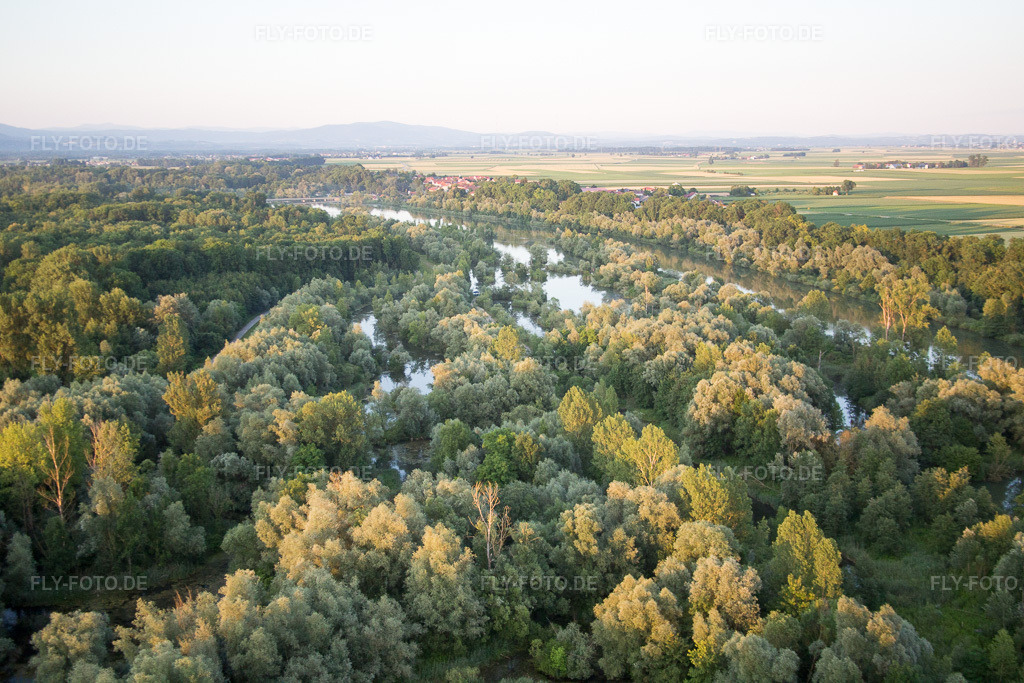Luftbild: Isarauen in Oberpöring im Bundesland Bayern in Deutschland. Foto: IMG_090387.jpg vom 01.07.2016 durch Werner Riehm/FLY-FOTO.de
