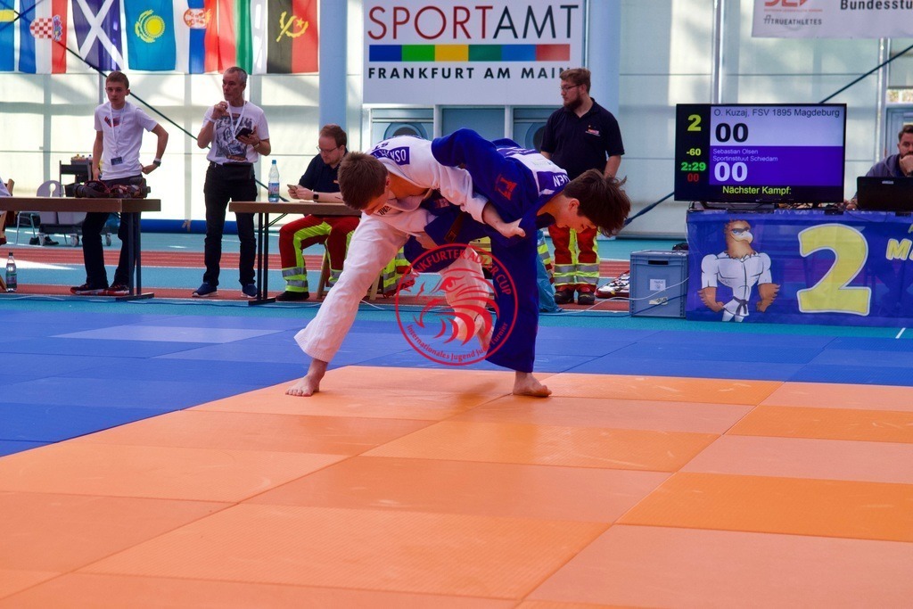 RAS_8168 | Fotos vom Adler Cup - Pictures from Adler Cup

Hier findet Ihr alle Eindrücke und großen Momente der Adler Cup Wochenenden. Here you will find all impressions and great moments of the Adler Cup weekends. - Realisiert mit Pictrs.com