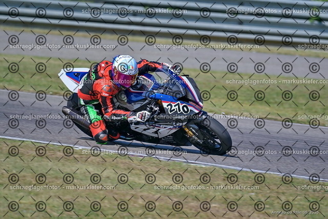 26BT02-0127 | markuskiefer.com - Realisiert mit Pictrs.com