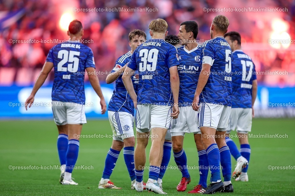 S0401082501040 | 01.08.2025, Fußball, FC Schalke 04 - Hertha BSC, 1.Spieltag, 2. Fußball Bundesliga, Veltins-Arena Gelsenkirchen, Saison 2025 2026: Torjubel nach dem Tor zum 1:0  durch Torschütze Moussa Sylla (Schalke04 #09)   DFB regulations prohibit any use of photographs as image sequences and or quasi-video.