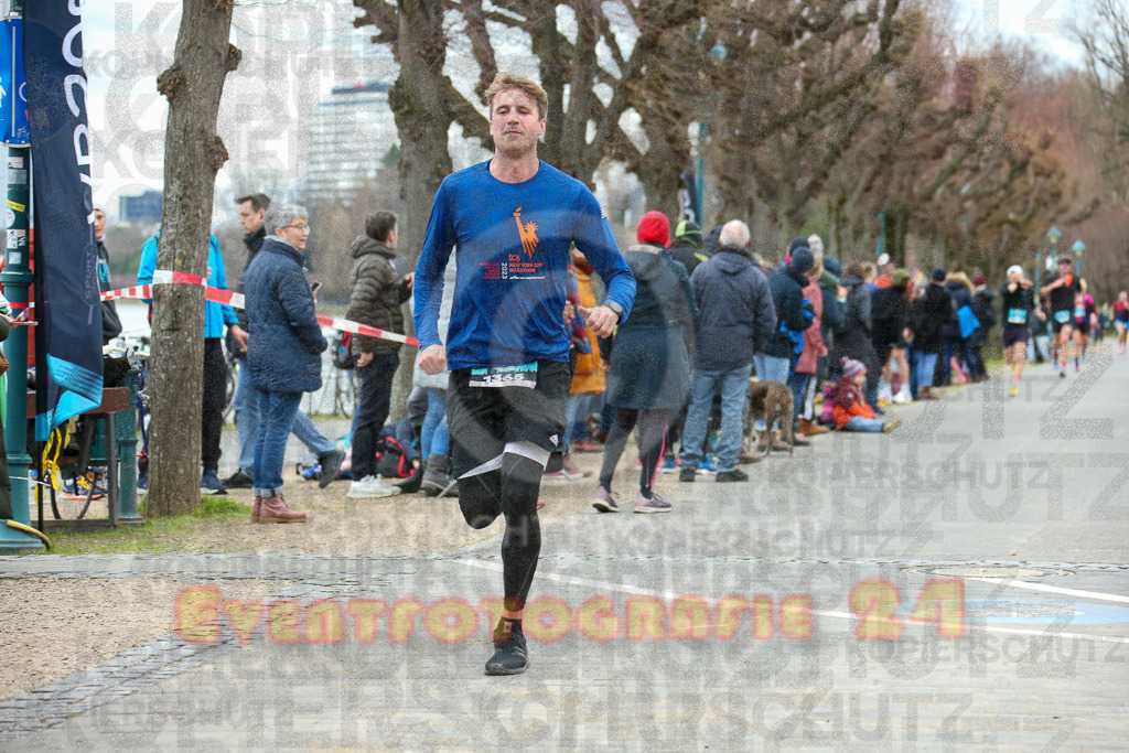 231231_1153_EX1_4419 | Sportfotografie im Rhein-Sieg Kreis, Köln, Bonn, NRW, Rheinland Pfalz, Hessen, etc. Unser Tätigkeitsfeld umfasst den Laufsport vom Volkslauf über den Marathon, Duathlon, Triathon bis zum Ultralauf wie Kölnpfad Ultra oder Schindertrail.
