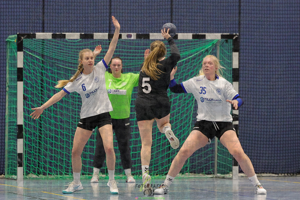 Frauen 2. Bezirksklasse, SG Rechtenbach - HSG Kleenheim/Langgöns III | Frauen 2. Bezirksklasse, SG Rechtenbach - HSG Kleenheim/Langgöns III am 16.11.2024 in Rechtenbach (Sporthalle Rechtenbach)Photo © 2024 - Jörg Heinrich - Realisiert mit Pictrs.com