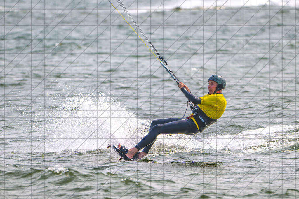 Windsurfing; div. unknown People | Hvide Sande, Denmark, 08.06.25: Windsurfing; div. unknown People —  CREDIT:www.bullenfotos.de, Martin König, Hörner Weg 40, D-49078 Osnabrück, +4917663732967 — Nutzung und Weitergabe nur zu den vereinbarten Zwecken. Presseanfragen an Ersteller. Alle Rechte beim Ersteller. Honorierung nach MFM. - Realisiert mit Pictrs.com